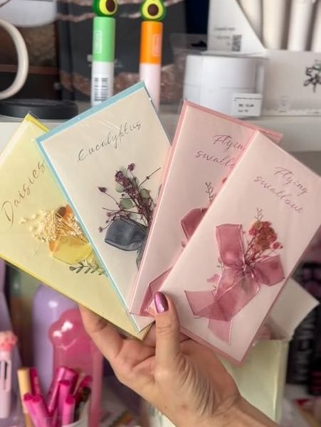 Presentes e papéis de carta delicados da Papelier Papelaria